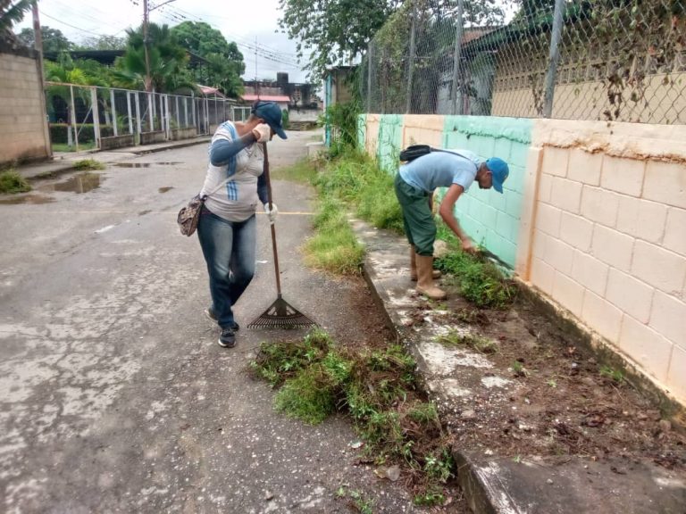 Instituciones de Paz Castillo y espacios públicos reciben jornada de limpieza