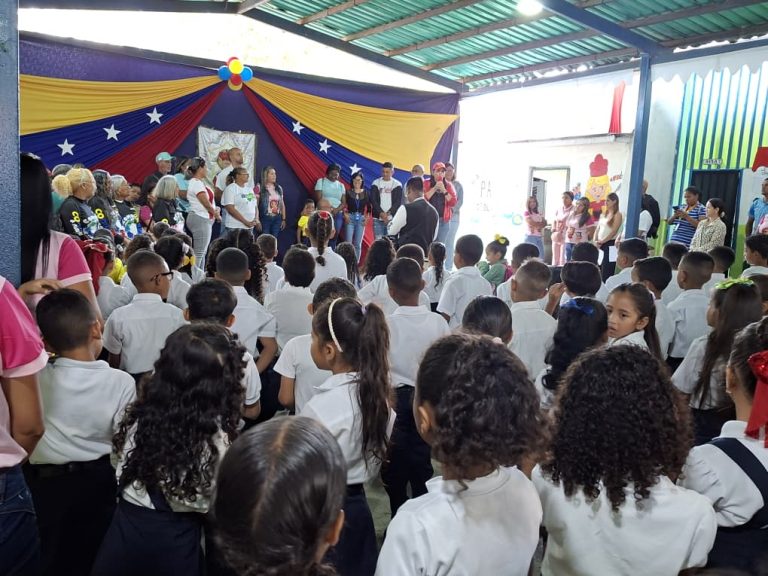 Inaugurado sistema eléctrico de la UEE San Nicolás de Bari en San Francisco de Yare