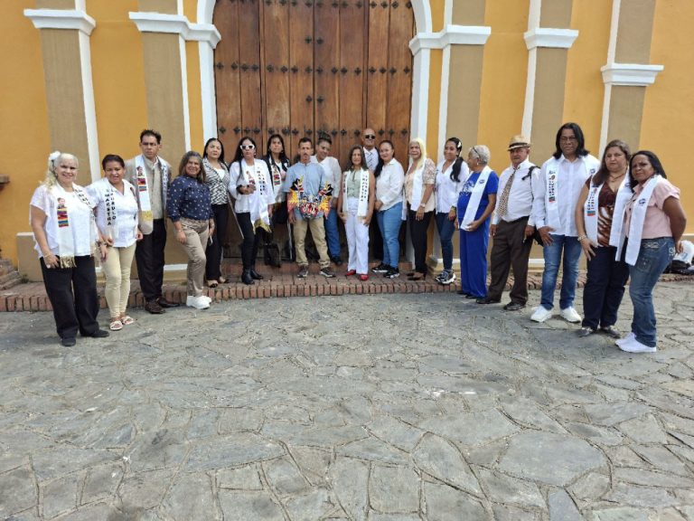 32 yarenses recibieron el título de “Maestro Pueblo”