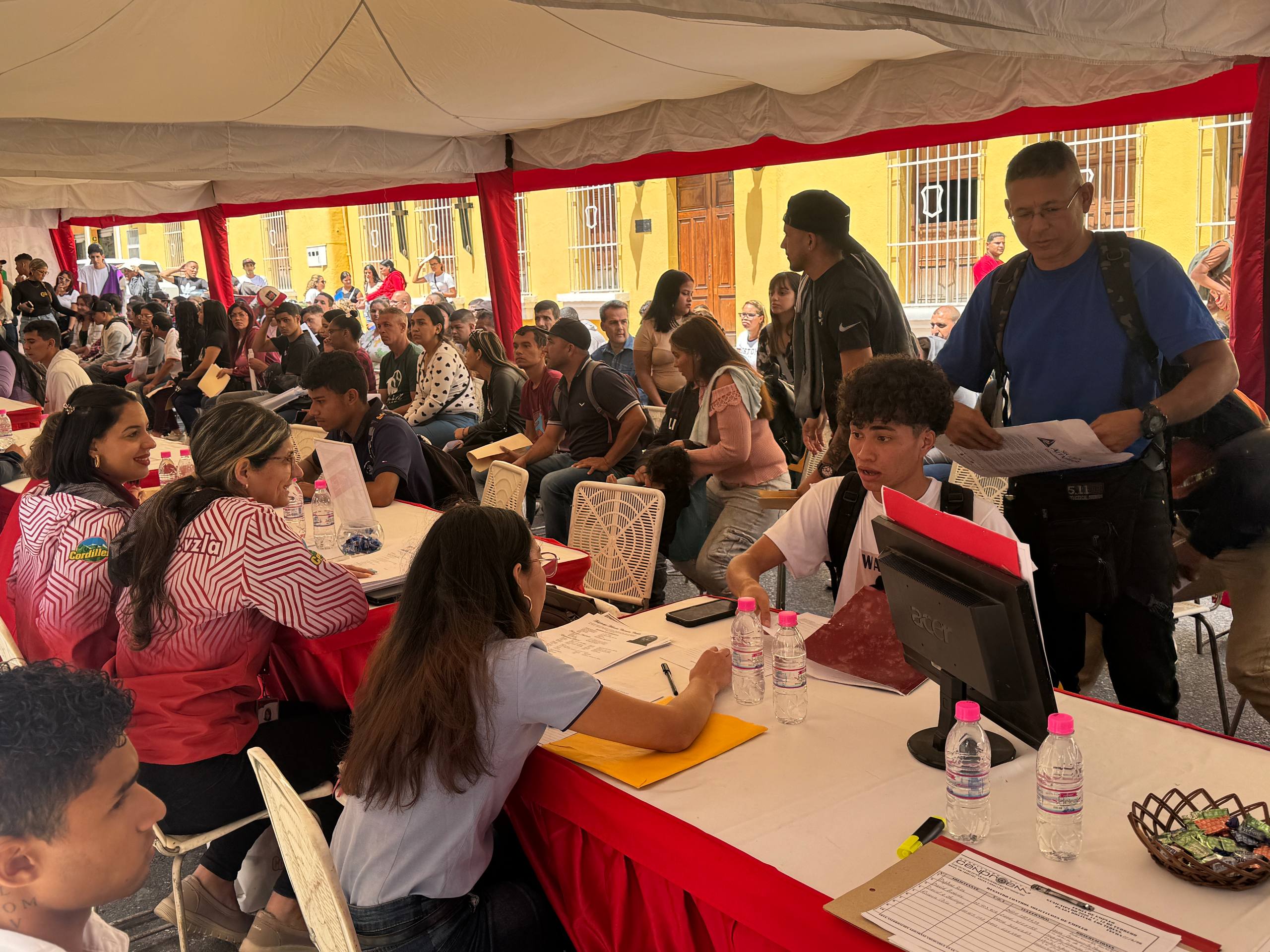 Arranca con éxito la 5ta Feria de Empleo en Guaicaipuro