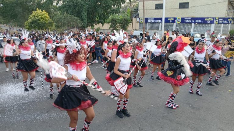 Cueños celebraron con música y diversión los Carnavales Turísticos Urdaneta 2026