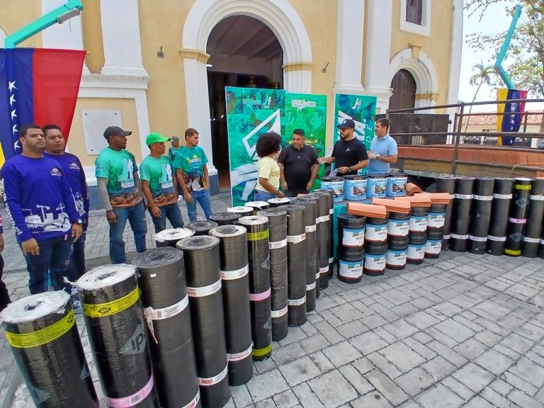 Entregan materiales para iniciar la primera etapa de la rehabilitación de la iglesia de Cúa