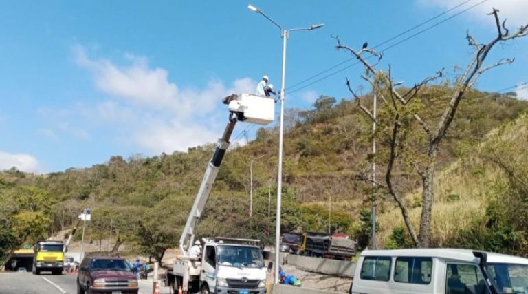 Avanza Plan Integral de Iluminación de Vías Expresas en la ARC