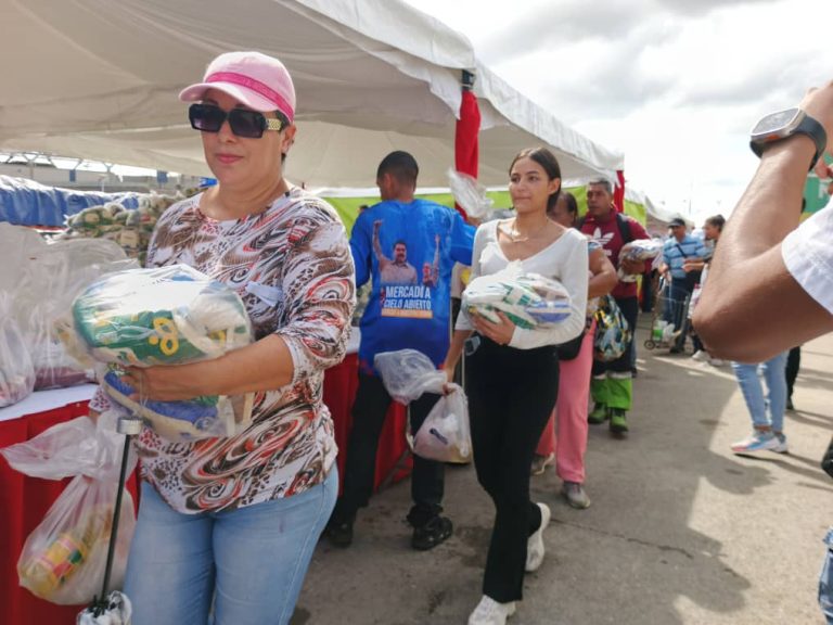 12 mil familias beneficiadas en Charallave con mercado «Leales a Nuestra Tierra”