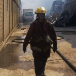 Bomberos de Miranda combaten incendio de gran magnitud en zona comercial de Guatire