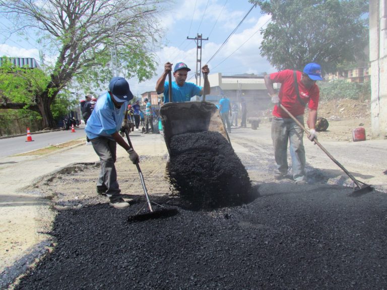 Plan Ciudad Charallave inició asfaltado de avenida Tricentenaria