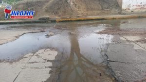 Bote de agua en tubo matriz inunda la avenida principal de El Palmar en el municipio Independencia