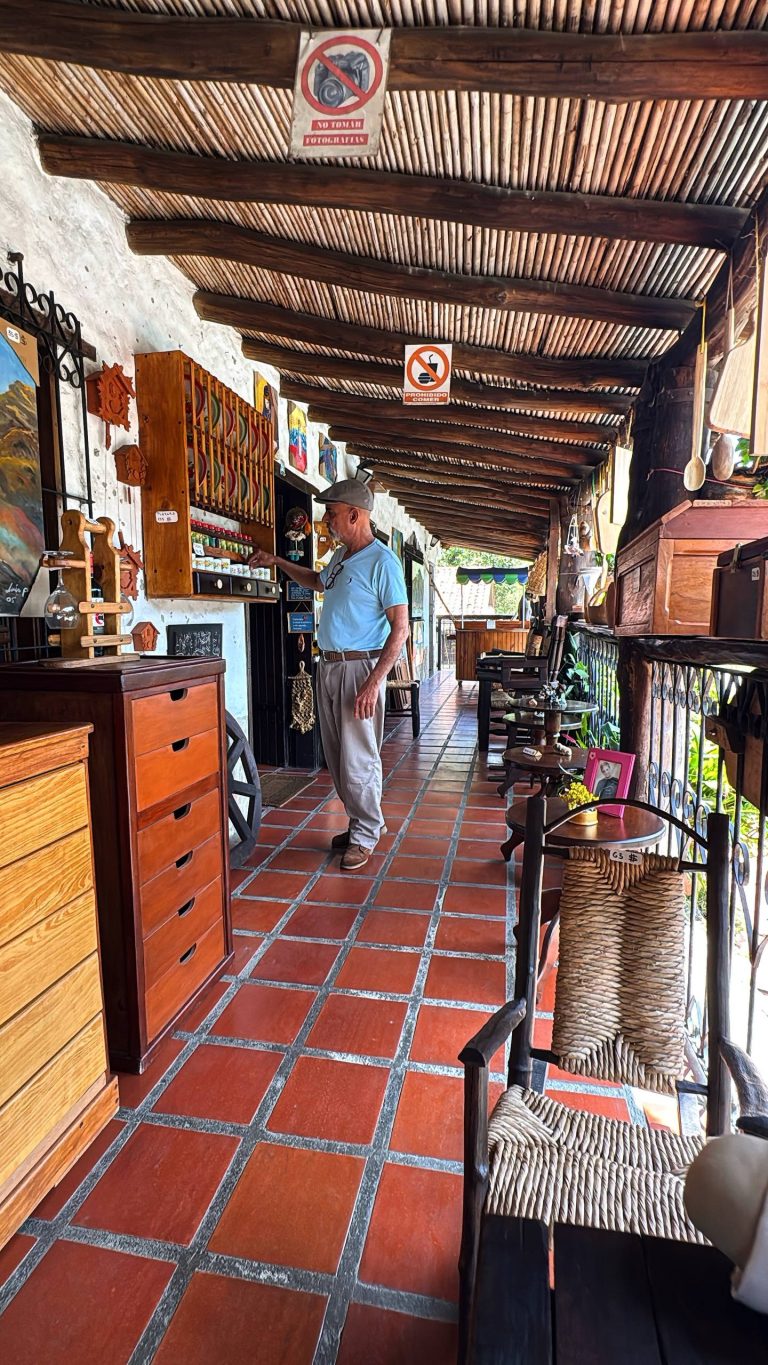 Los Maderos de San Juan: El arte de tallar la identidad venezolana en San Diego de los Altos