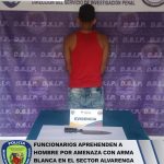 Funcionarios aprehenden a hombre por amenaza con arma blanca en el sector Alvarenga