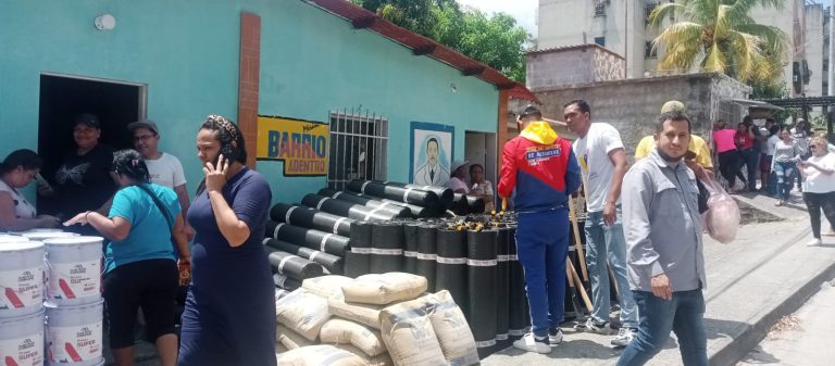 Inicia plan de impermeabilización en urbanismo El Jobito de San Francisco de Yare