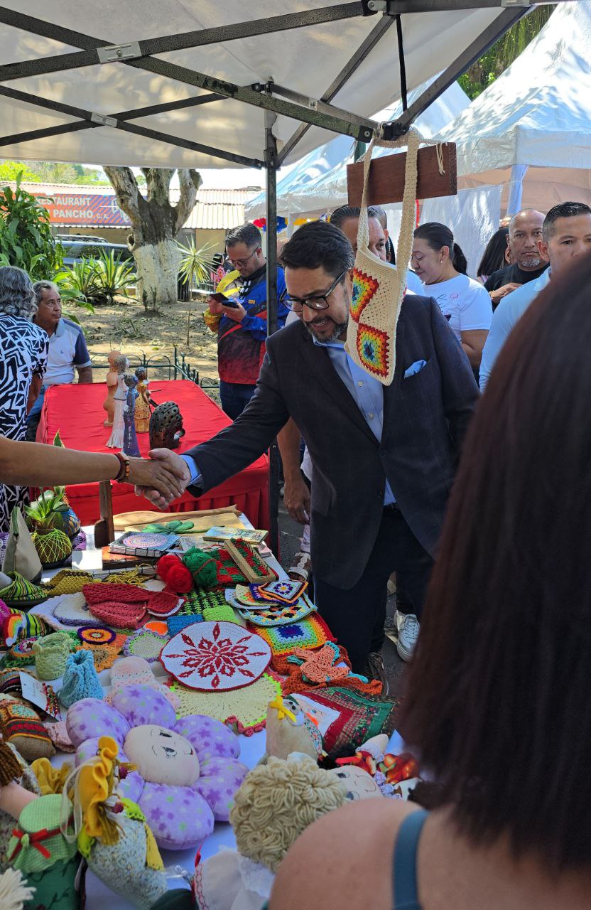 Paracotos celebra 353 años de historia con fe y anuncios de transformación