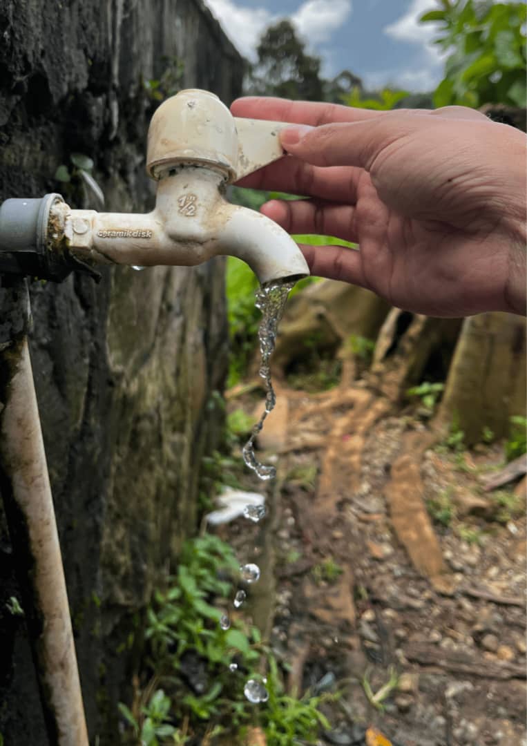 Habitantes de Tácata denuncian falta de información de Hidroven ante prolongada escasez de agua