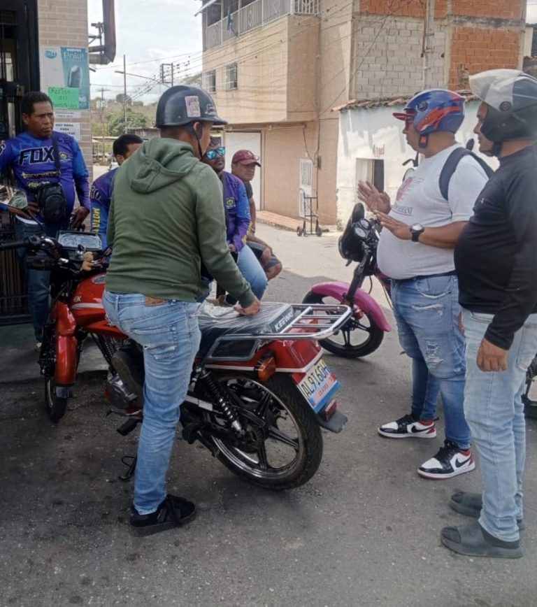 Oficina de Transporte de Paz Castillo inicia operativo especial de regularización de vehículos