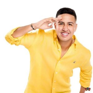 Martín Elías Jr. llega a Caracas para su primera firma de autógrafos: Un encuentro con el legado de «El Cacique»