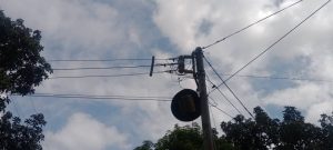 Comunidad de Brisas de Canta Claro manifiesta abandono de Corpoelec tras múltiples reportes sin respuesta en Santa Teresa del Tuy