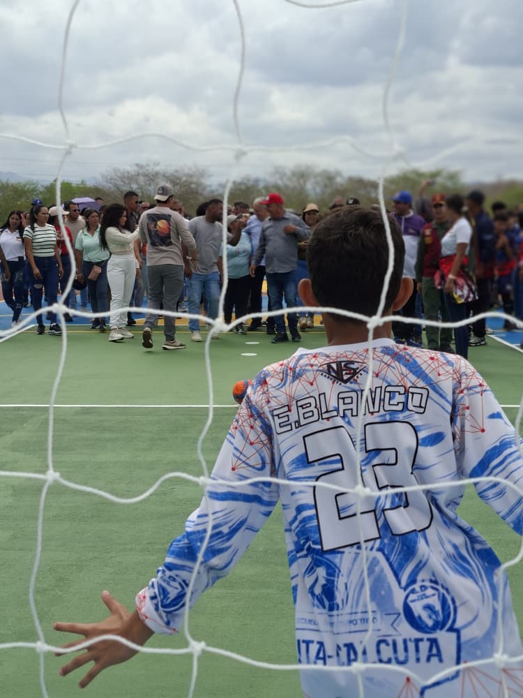 ‎Reinauguran cancha de usos múltiples  de la Urbanización Colinas de San Francisco