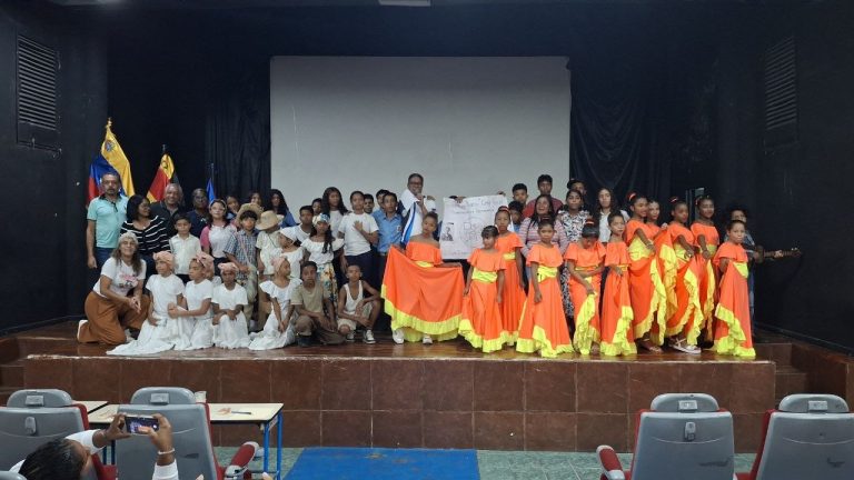 El telón se levantó en Santa Lucía: Inaugurado el Festival de Teatro Estudiantil «César Rengifo»