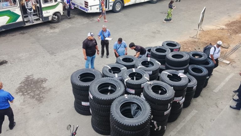Realizan nueva jornada de entrega de insumos para transportistas públicos de Cristóbal Rojas