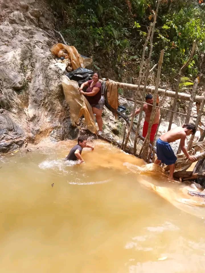 Denuncian tala y alteración del agua en el Salto del Diablo, punto turístico del río Paracotos