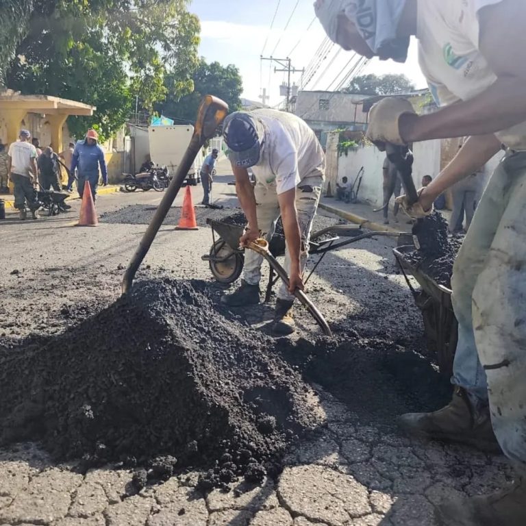Despliegan plan de bacheo y asfaltado para recibir el Corpus Christi 2026
