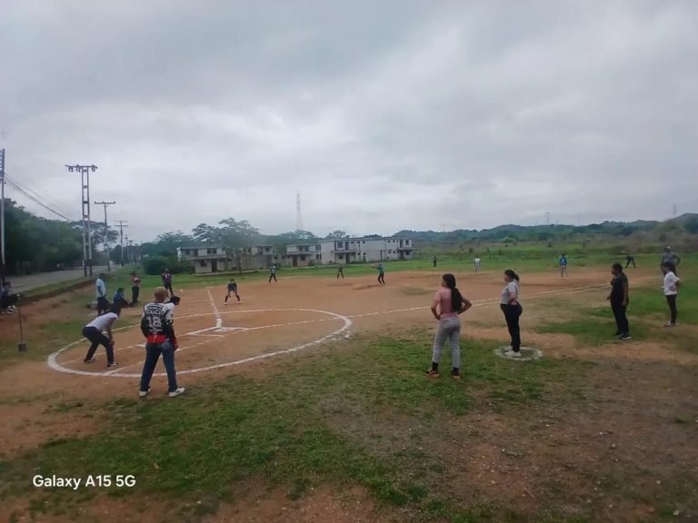 Segundo Triangular de Kickingball Femenino puso a vibrar la parroquia San Antonio de Yare