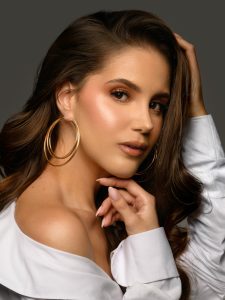 Inteligencia comercial y belleza, el dúo imbatible detrás del éxito de Valeria Medina