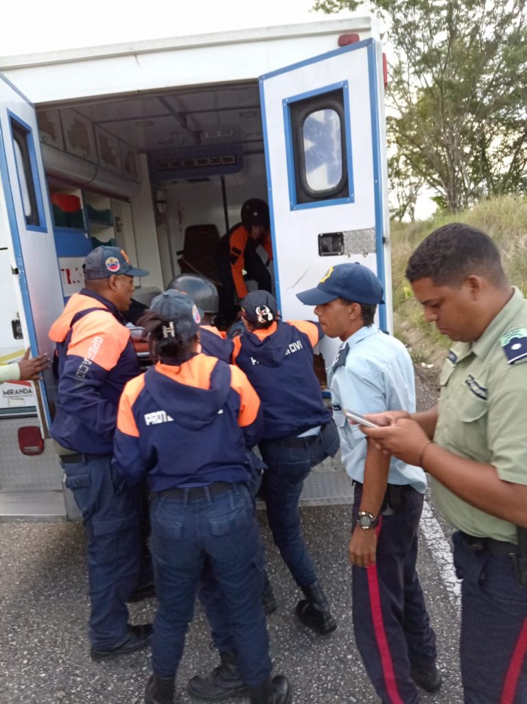 Fallece un joven y otros dos resultan heridos haciendo «motopiruetas» en Ocumare del Tuy