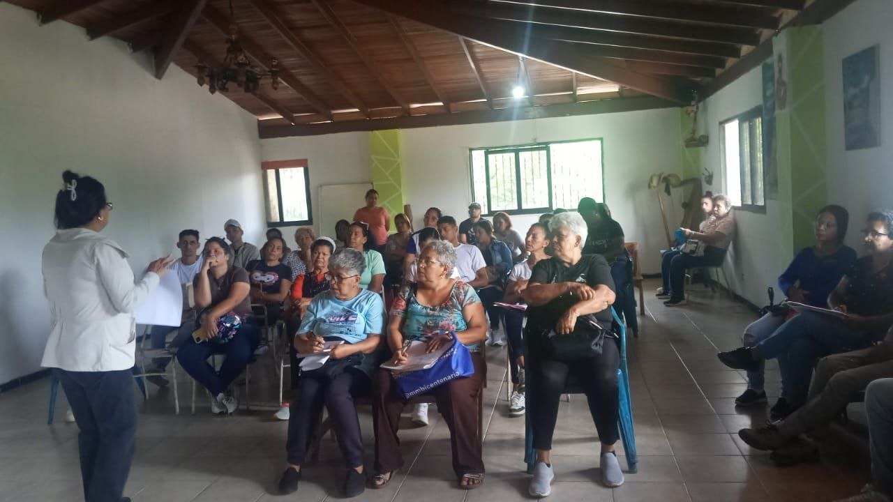 Emprendedores de Paracotos impulsan la economía local