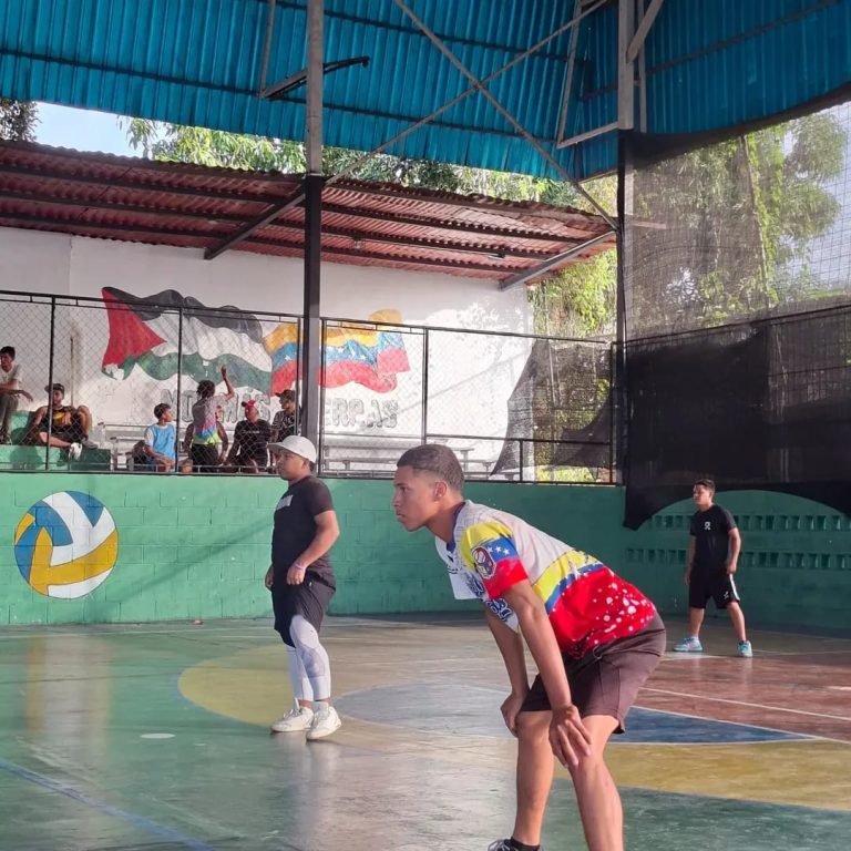 Éxito total en el segundo encuentro deportivo de pelotica de goma