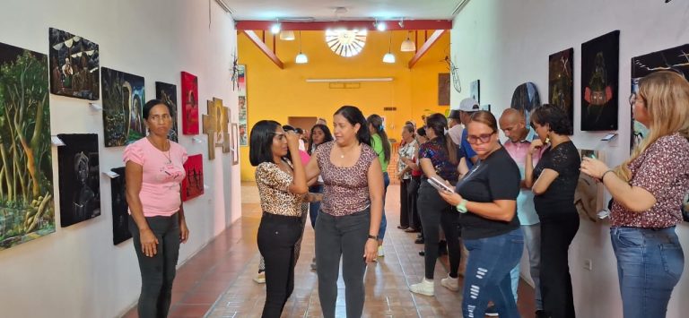 Exposición «Píntame Angelitos Negros» cautivó al público en el Centro de Diversidad Cultural San Benito