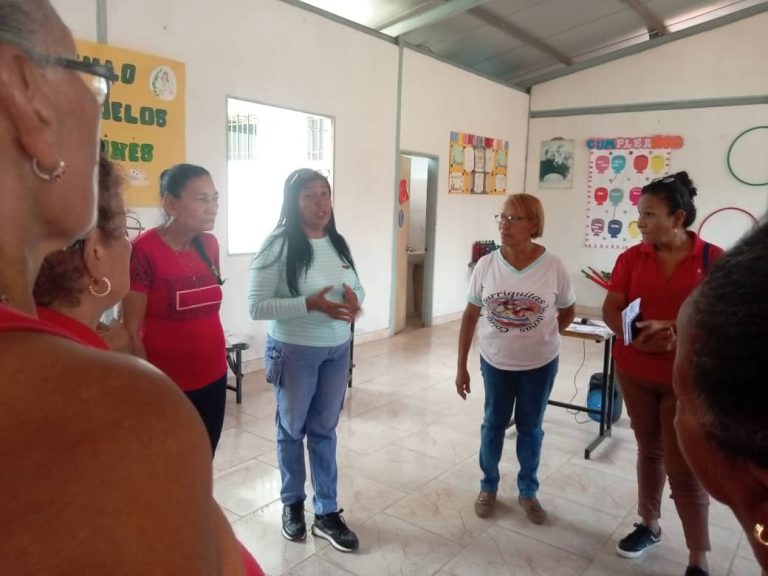 Abuelas de Paz Castillo se forman como protagonistas de la historia y el empoderamiento femenino