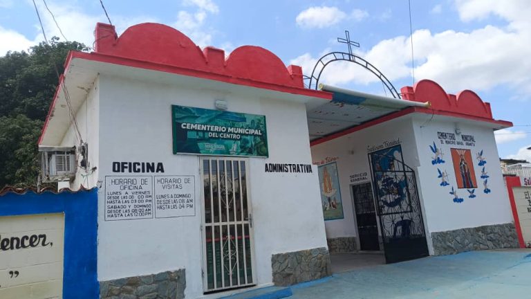 Establecen medidas administrativas referentes a las inhumaciones en el Cementerio Municipal de Cúa