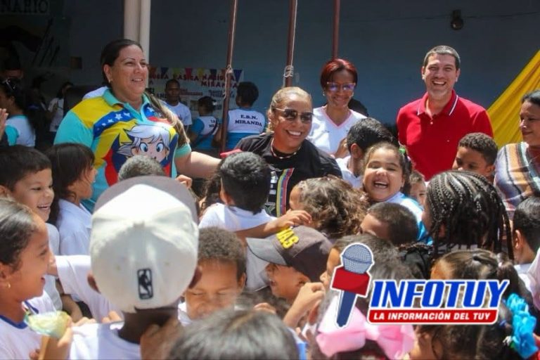 Entregan materiales de construcción para la rehabilitación de los centros educativos en Ocumare del Tuy