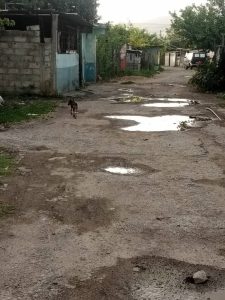 Habitantes de Altos de Marín en Cúa denuncian total abandono gubernamental: Calles deterioradas, sin alumbrado y pobreza extrema