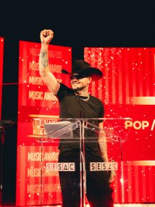 KAPO RECIBE RECONOCIMIENTO COMO «POP/LATIN RHYTHM SONGWRITER OF THE YEAR» EN LOS SESAC AWARDS