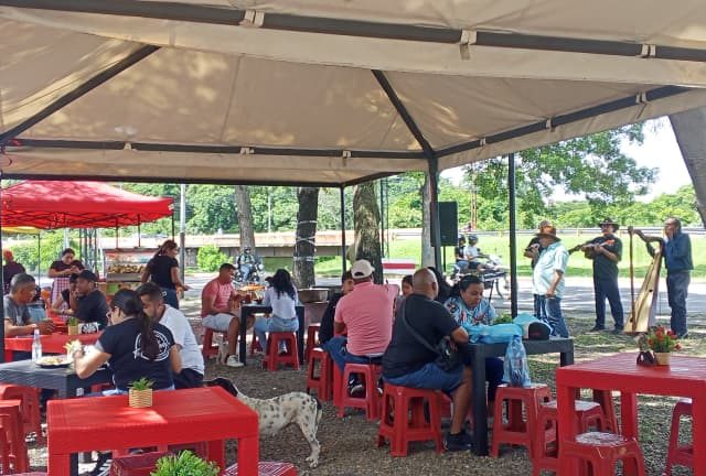 Sabor y tradición venezolana en Fogata Restaurante por el Día del Padre en Ocumare del Tuy