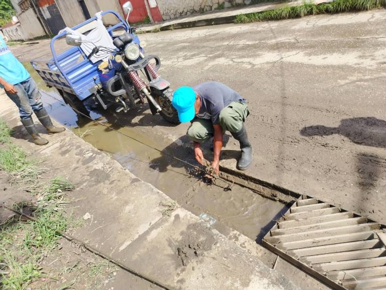 En Paz Castillo atienden sistema de drenajes en la comunidad La Aguada para prevenir afectaciones