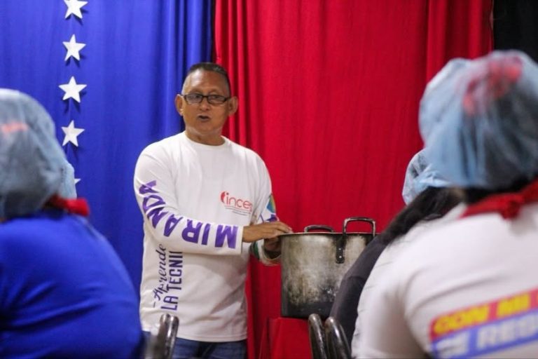 Realizan charla de manipulación de alimentos para madres elaboradoras en Ocumare del Tuy