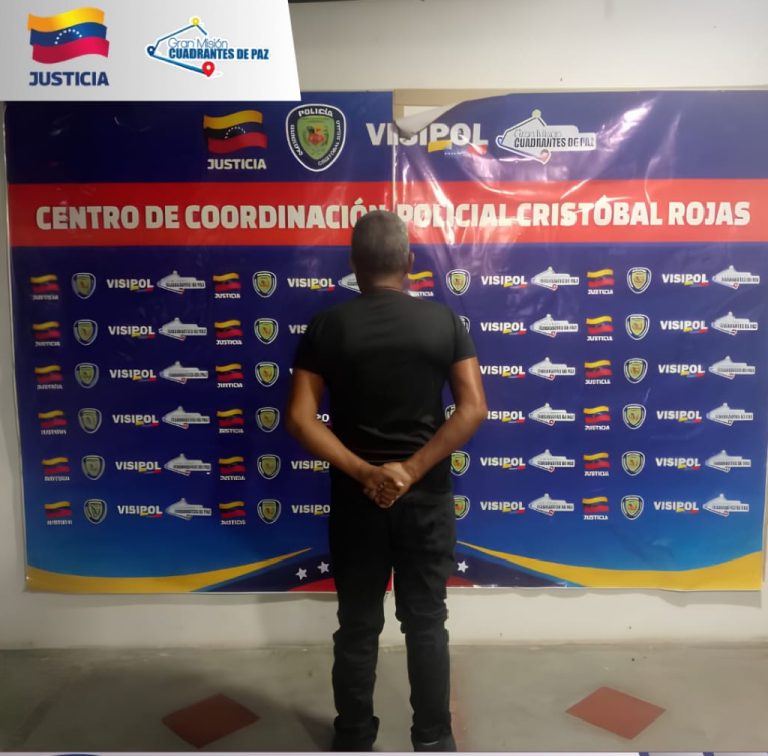 Funcionarios Aprehenden a un hombre solicitado por hurto genérico en la plaza Bolívar de Charallave