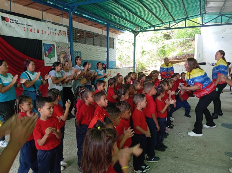 ‎Orquesta Sinfónica nucleo Simón Bolívar fomenta la música en las niña y niños en Yare