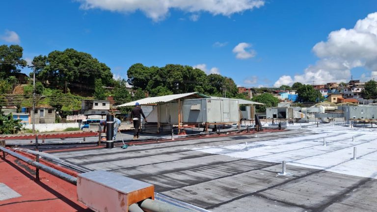 Avanzan trabajos de impermeabilización en el hospital Dr. Luis Razetti de Santa Lucía