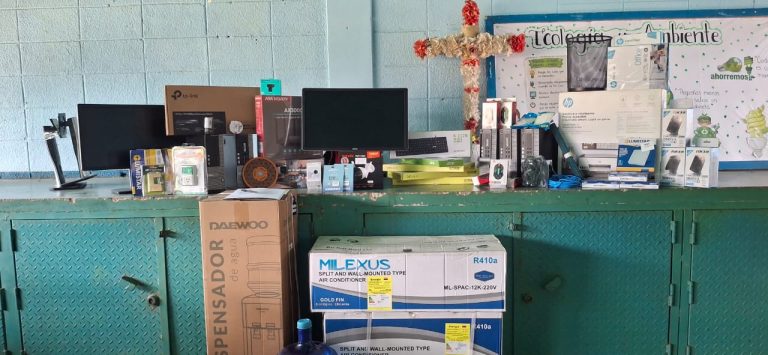Fortalecen el área tecnológica en escuelas de Alto de Soapire
