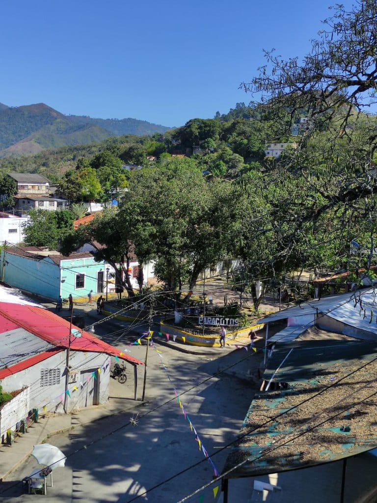 Habitantes de Paracotos denuncian incremento de apagones en las últimas dos semanas