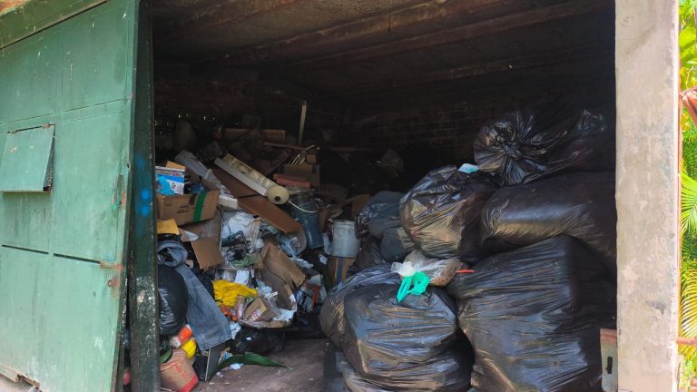 Vecinos de Valle Chara denuncian colapso por acumulación de basura ante abandono de Palma Dorada