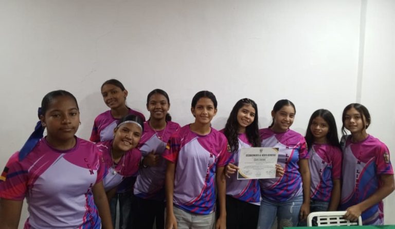 Concejo Municipal de Simón Bolívar agasaja a las selecciones de fútbol de salón tras su histórico triunfo escolar