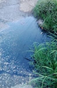 Vecinos de El Habanero solicitan reparación urgente de avería de aguas servidas