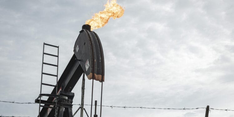 Venezuela suscribe en Estados Unidos acuerdos con Hunt Oil y SLB para el desarrollo de campos petroleros