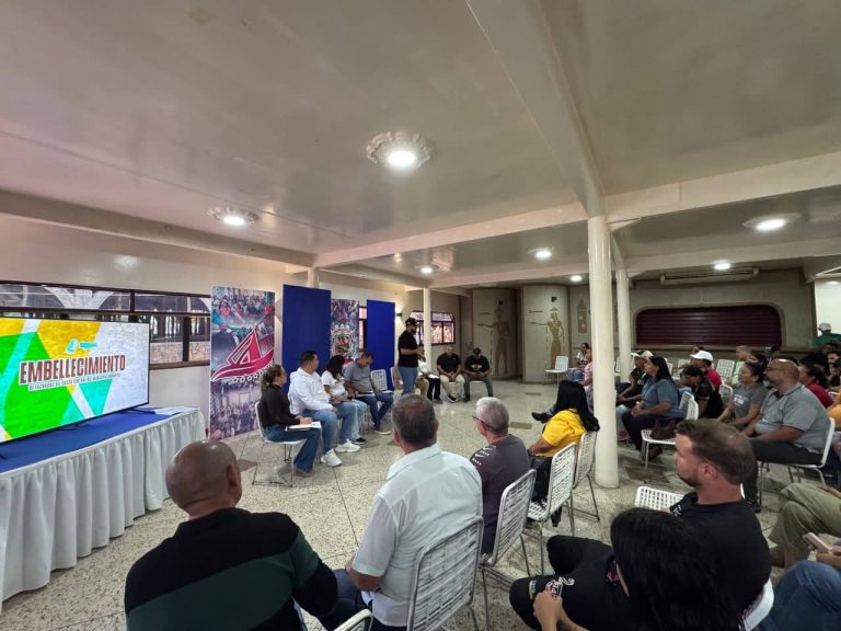 Gobierno de Urdaneta y comerciantes realizan mesa de trabajo para el reordenamiento del Casco Central de Cúa