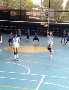 El Rodeo y Chino Pereira comandaron con triunfos jornada de voleibol femenino