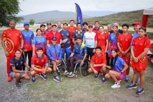 Entregan dotación a la selección nacional de canotaje en el embalse Los Dos Cerritos